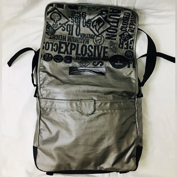 VINTAGE ESPIRIT Crossbody Messenger Bag - Picture 10 of 15